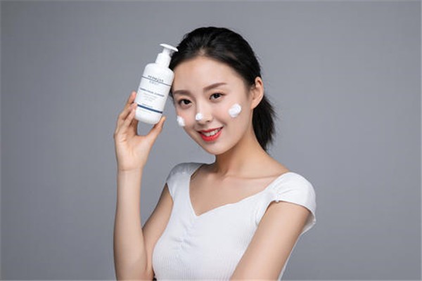 洗面奶是什么 洗面奶 清洁用品 第1张