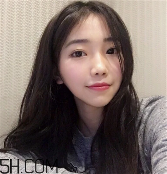 雅诗兰黛和迪奥口红哪个好用，雅诗兰黛倾慕420口红怎么样 雅诗兰黛 雅诗兰黛和迪奥口红哪个好用 雅诗兰黛倾慕420口红怎么样 第9张