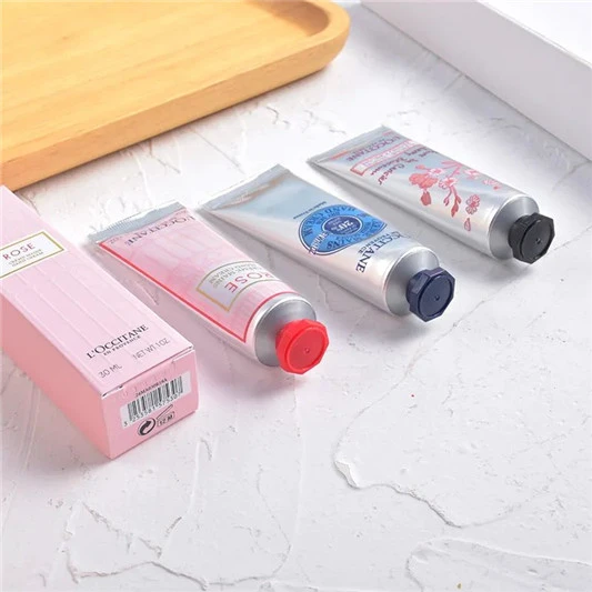 你想买的爆款护手霜就在这里「网友说最后一个一拿出包包气势就赢了」 护手霜 第2张