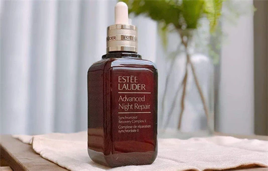 小棕瓶及水乳使用顺序，小棕瓶在水之前还是之后 雅诗兰黛小棕瓶 雅诗兰黛 第3张