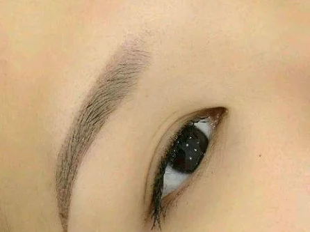 纹眼线晕色补救小妙招 纹眼线 纹眼线晕色 美妆 第2张