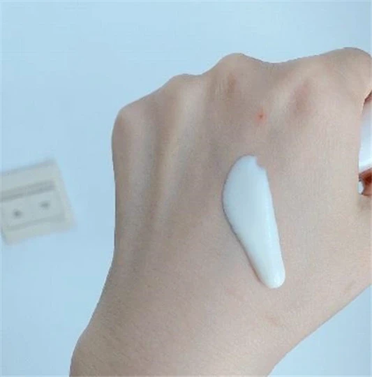 夏天到了，盘点那些好用的防晒霜，十大防晒霜排行推荐 十大防晒霜 夏天到了 盘点那些好用的防晒霜 十大防晒霜排行 推荐护肤品十大排名 第5张