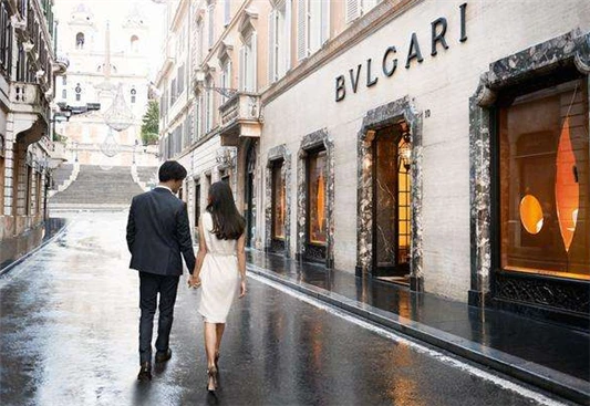 博柏利和宝格丽档次 博柏利 宝格丽 第2张