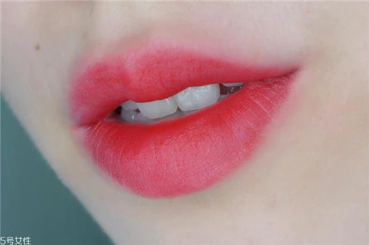 雅诗兰黛恋爱310适合日常吗，雅诗兰黛恋爱310素颜吗 雅诗兰黛 口红 雅诗兰黛恋爱310适合日常吗 第8张