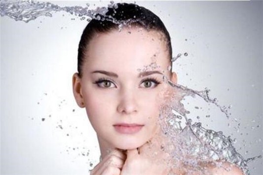 用爽肤水后要洗脸吗 爽肤水 第1张 用爽肤水后要洗脸吗 爽肤水 第1张