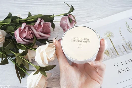 雅诗兰黛晶透沁白气垫遮瑕效果好吗，和dw气垫哪个好 雅诗兰黛 气垫霜 雅诗兰黛晶透沁白气垫遮瑕效果好吗 第7张