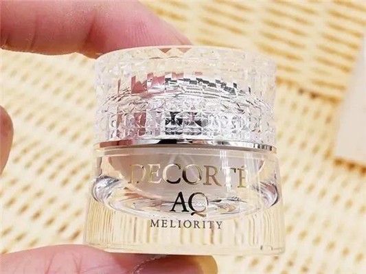 贵妇面霜大PK，Lamer噱头大于效果，莱伯妮贵妇中的战斗机 面霜 第1张