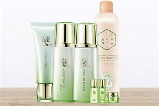 油皮痘痘肌爽肤水怎么选 爽肤水 油性肌肤 第3张 油皮痘痘肌爽肤水怎么选 爽肤水 油性肌肤 第3张