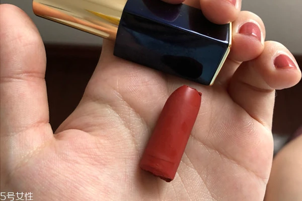 雅诗兰黛333掉色吗，越大牌掉色越严重 雅诗兰黛 雅诗兰黛口红 雅诗兰黛333掉色吗 第2张