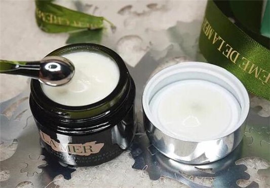 海蓝之谜眼霜会油吗 海蓝之谜 眼霜 第1张