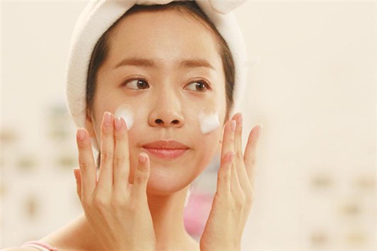 敷面膜前后的正确步骤 面膜 水乳 第1张