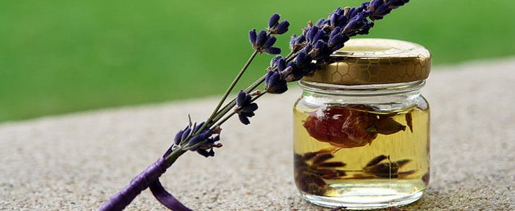 薰衣草精油的功效与作用 薰衣草精油 美妆 第1张 薰衣草精油的功效与作用 薰衣草精油 美妆 第1张