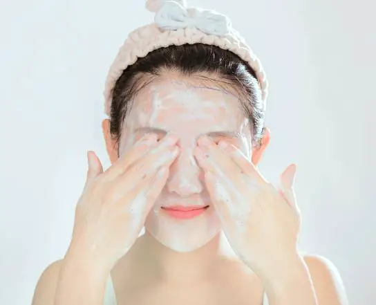 男士洗面奶和女士洗面奶有什么区别 洗面奶 男士洗面奶 美妆 第2张