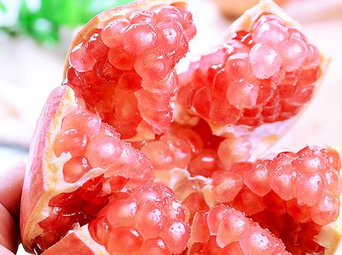 石榴汁可以做面膜敷脸吗 面膜 石榴汁面膜 美妆 第1张 石榴汁可以做面膜敷脸吗 面膜 石榴汁面膜 美妆 第1张