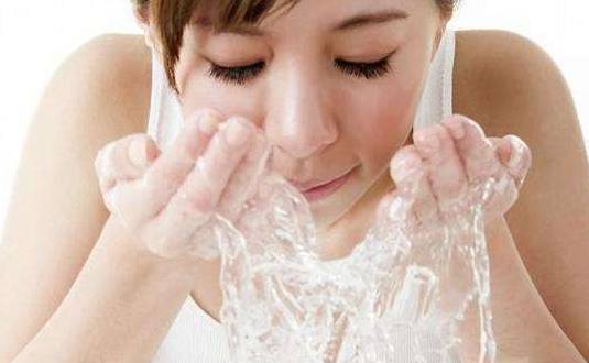 洗脸发红一会就消失了怎么回事 洗脸 洗脸发红 美妆 第1张