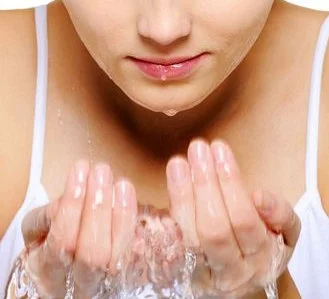 洁面洗脸次数越多越干净吗 洁面 洗脸 美妆 第2张