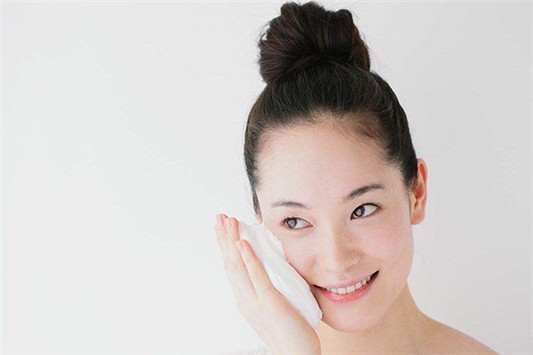 洗脸用冷水还是热水 洗面奶 第1张