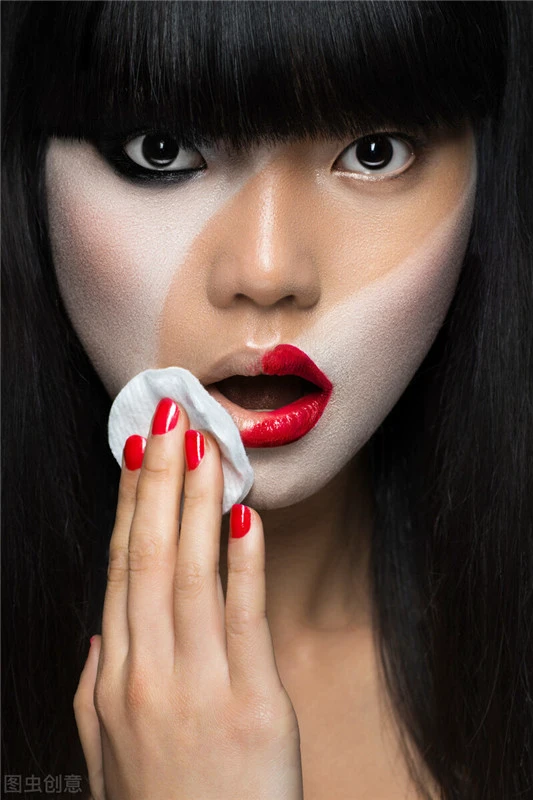 3个卸妆犯下的错误步骤，难怪痘痘会狂长 粉刺冒不停 护肤 3个卸妆犯下的错误步骤！难怪痘痘会狂长 护肤品十大排名 第4张