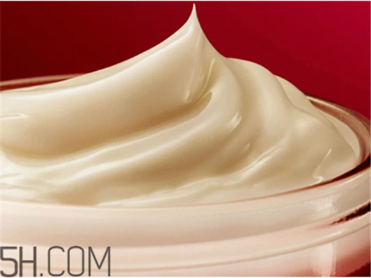 先抹眼霜还是先抹乳液，sk2眼霜价格是多少 眼霜 先抹眼霜还是先抹乳液 sk2眼霜价格是多少 第2张