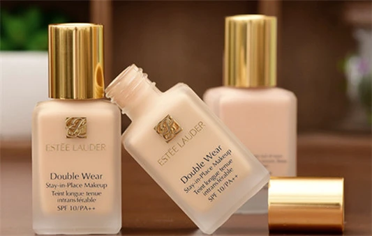 雅诗兰黛怎么样， 国际奢侈品牌之一 雅诗兰黛 粉底液 第2张