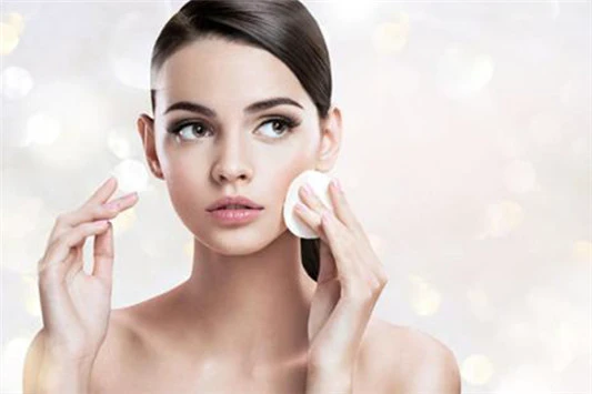 适合混油皮痘痘肌的隔离 雅诗兰黛 隔离霜 第2张