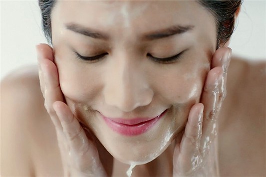 珂润洗面奶和芙丽芳丝哪个好 珂润 洗面奶 芙丽芳丝 第1张