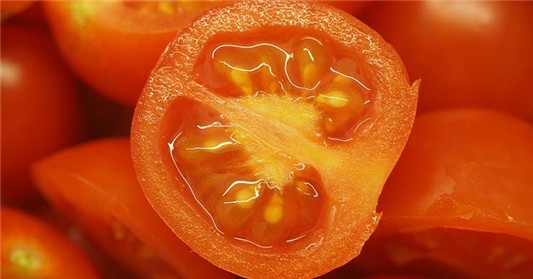 8种在家中快速美白的方法 姜黄素 柠檬面膜 美白 美白食物 芦荟 西红柿面膜 酸奶 第1张