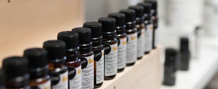 薰衣草精油的功效与作用 薰衣草精油 美妆 第3张 薰衣草精油的功效与作用 薰衣草精油 美妆 第3张