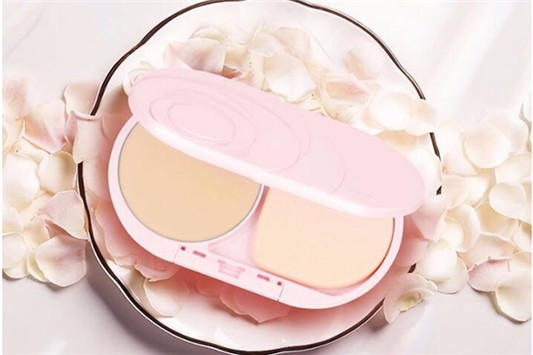 蝶翠诗粉饼保湿吗 蝶翠诗 粉饼 第1张