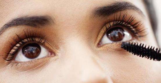 睫毛增长液用了为什么有黑眼圈 黑眼圈 睫毛增长液 美妆 第1张