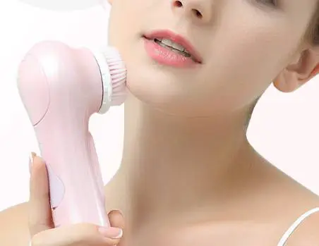 洗脸刷可以天天用来洗脸吗 洗脸 洗脸刷 美妆 第2张