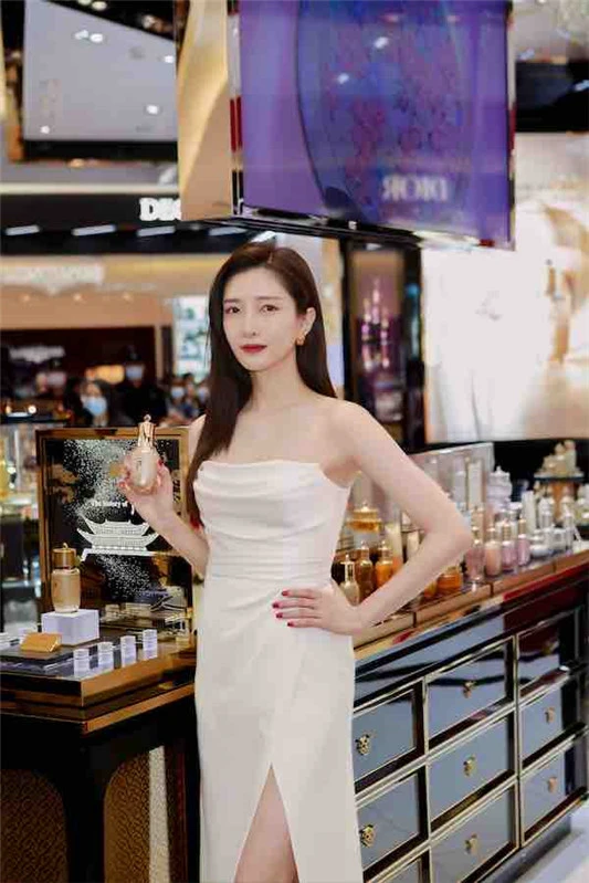 Whoo后携手江疏影呈献秘贴11周年限量版臻美盛宴 限量版 whoo 资讯 第6张