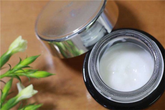 兰蔻眼霜和小棕瓶眼霜 兰蔻 眼霜 眼部护理 第1张