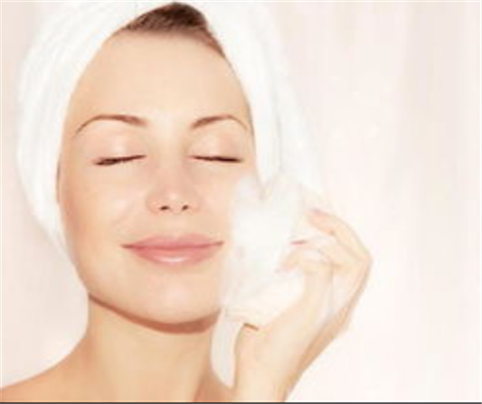 洗脸一定要用洗面奶吗，用洗面奶洗脸的好处 洗面奶 第1张