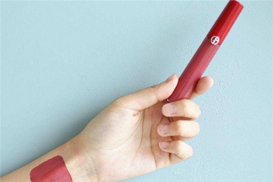 阿玛尼红管401和501的区别是什么 阿玛尼 唇釉 第1张