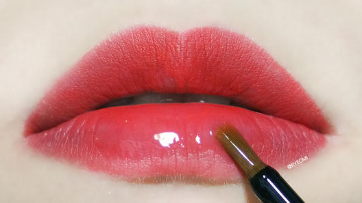 口红雨衣该怎么用 口红雨衣 美妆 第1张