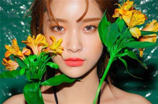 珊瑚色口红搭配什么颜色的眼影 珊瑚色口红 眼影 第1张