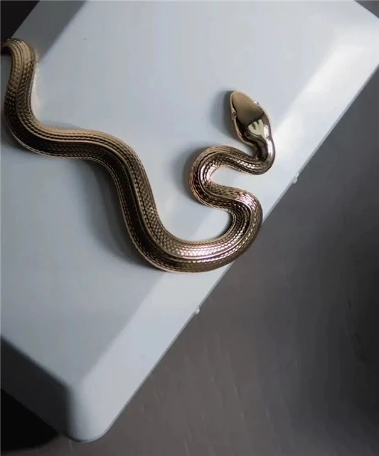 这支奢华香水，带你领略好女孩变‘坏’的一生 香水 第5张