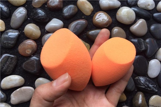 怎么用美妆蛋涂粉底液 海绵蛋 粉底液 美妆 第1张