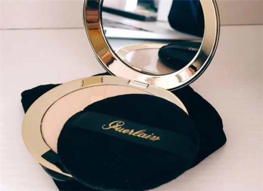 蜜粉饼和粉饼的区别 蜜粉饼 粉饼 第5张