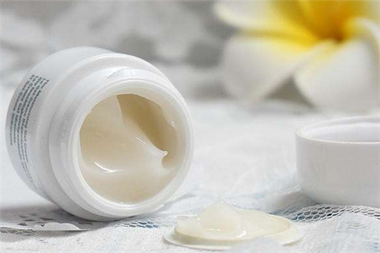 海蓝之谜精华面霜可以不涂爽肤水吗 海蓝之谜 精华面霜 爽肤水 第1张