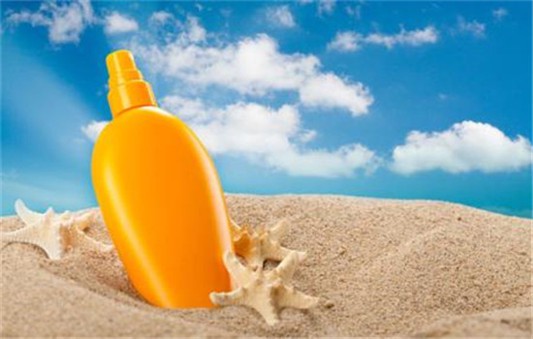 防晒霜管多长时间，防晒霜的正确用法你get了吗 防晒霜管多长时间 防晒霜的正确用法你get了吗 护肤品十大排名 第1张