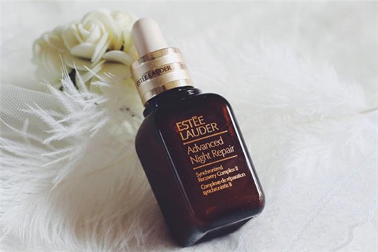 雅诗兰黛小棕瓶会闷痘吗 雅诗兰黛 精华露 第1张