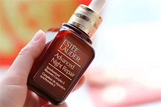 雅诗兰黛小棕瓶适合油皮吗 雅诗兰黛 精华液 第1张