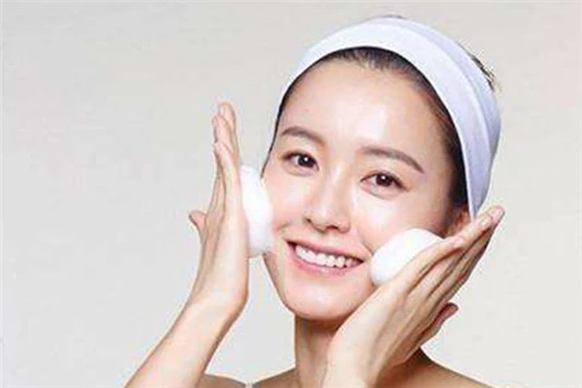 化妆水和爽肤水有区别吗 化妆水 爽肤水 第4张