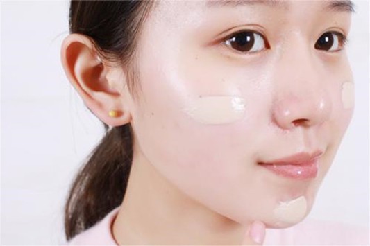 冷皮适合什么粉底液 粉底液 美妆 第1张