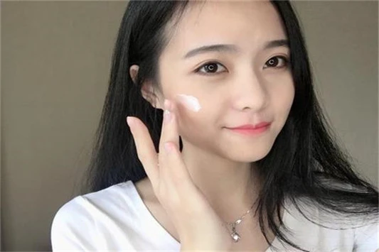 面霜和精华有什么区别 面霜 精华 护肤品 第2张