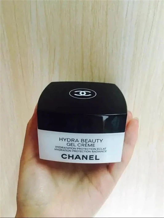 超温和的美白补水保湿面霜推荐，让皮肤长时间的维持水润状态 面霜 第3张