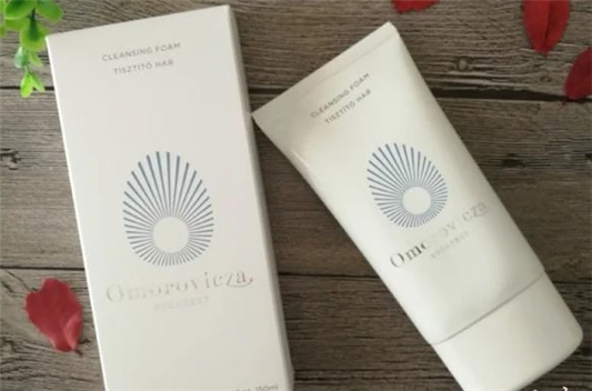 洁面乳和洗面奶的区别 洁面乳 洗面奶 第3张