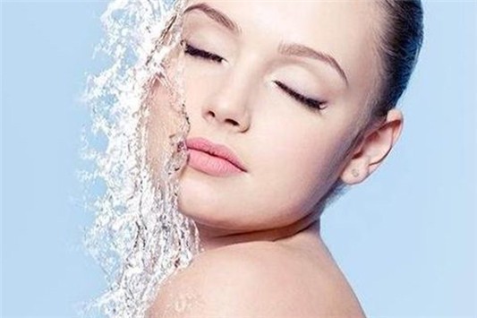 化妆水有什么功效 化妆水 兰蔻 第1张 化妆水有什么功效 化妆水 兰蔻 第1张